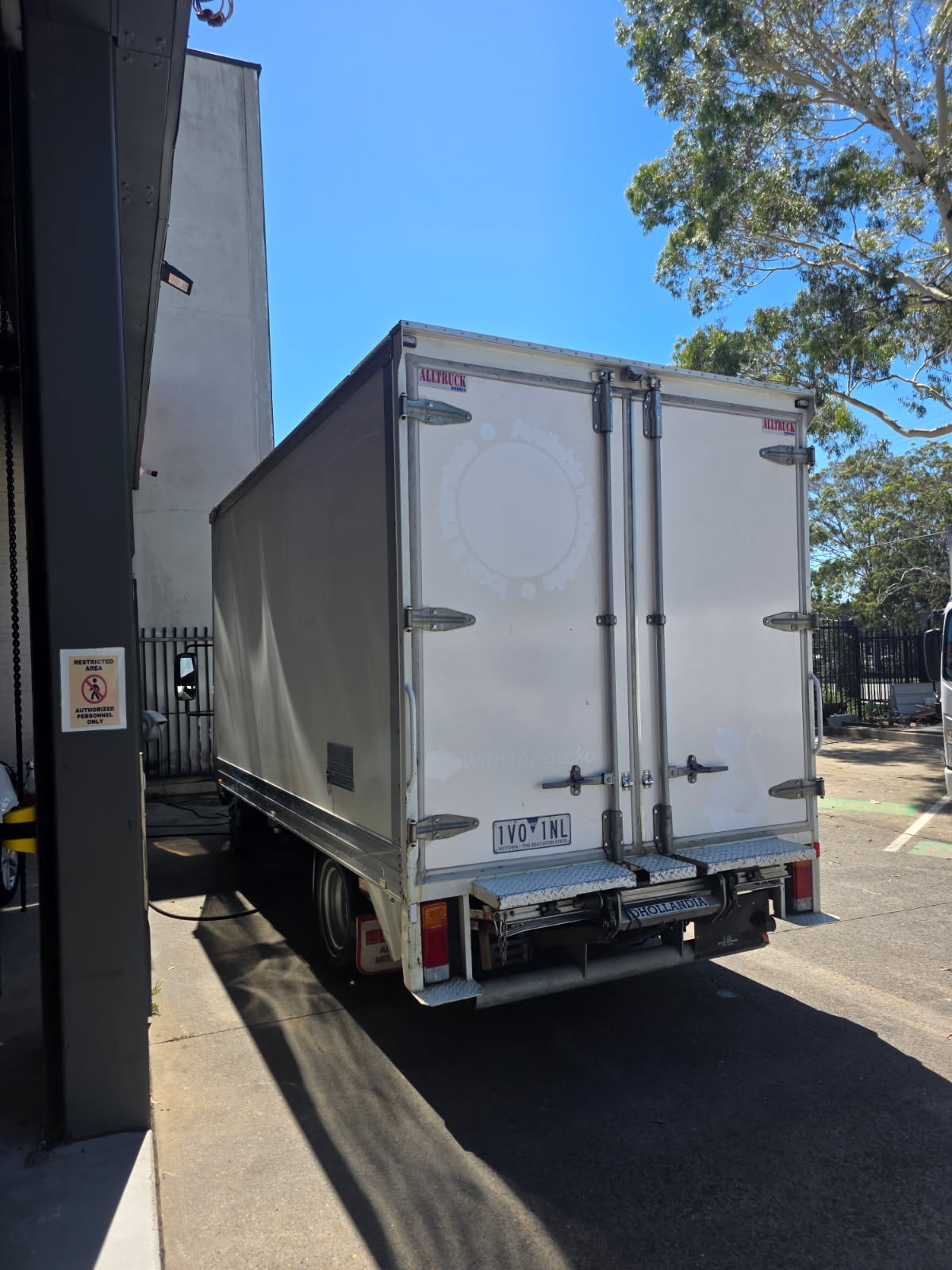 Pantech Trucks view 1